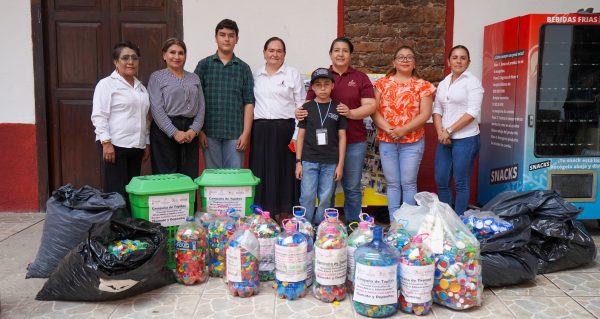 El gobierno municipal de Huejutla, el sistema DIF y el consejo consultivo infantil suman esfuerzos en la campaña "Tapitas que salvan vidas"