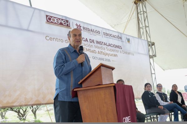 Natividad Castrejón entregó nuevos espacios educativos en beneficio de estudiantes de Alfajayucan