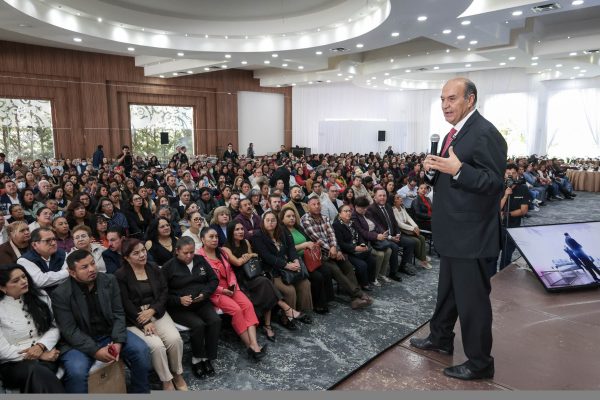 Natividad Castrejón destaca el papel de las familias en la formación de niñas y niños