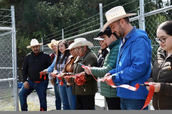 Entrega Saderh olla de captación en Mineral del Monte para impulsar el sector pecuario