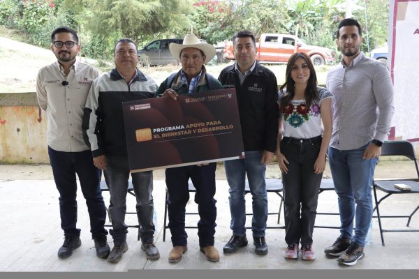 Lleva Sebiso apoyos directos a comunidades de la Huasteca y la sierra